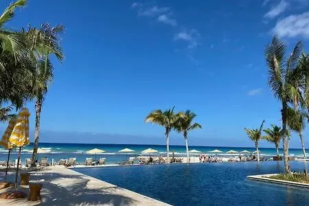 Hospitalityexpert Cosy 3 Bedroom Villa & Cottage, Pool, Beach Access, Sleeps 16 Бухта Монтего