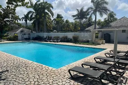 Hospitalityexpert Cosy 3 Bedroom Villa & Cottage, Pool, Beach Access, Sleeps 16 Montego Bay